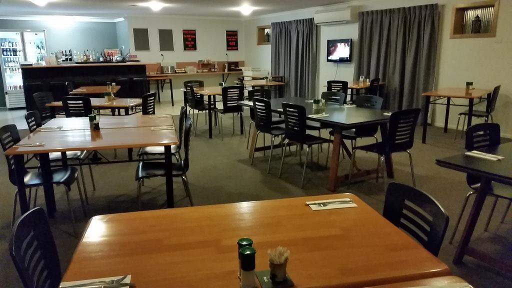 רוקהמפטון True Blue Motor Inn מראה חיצוני תמונה