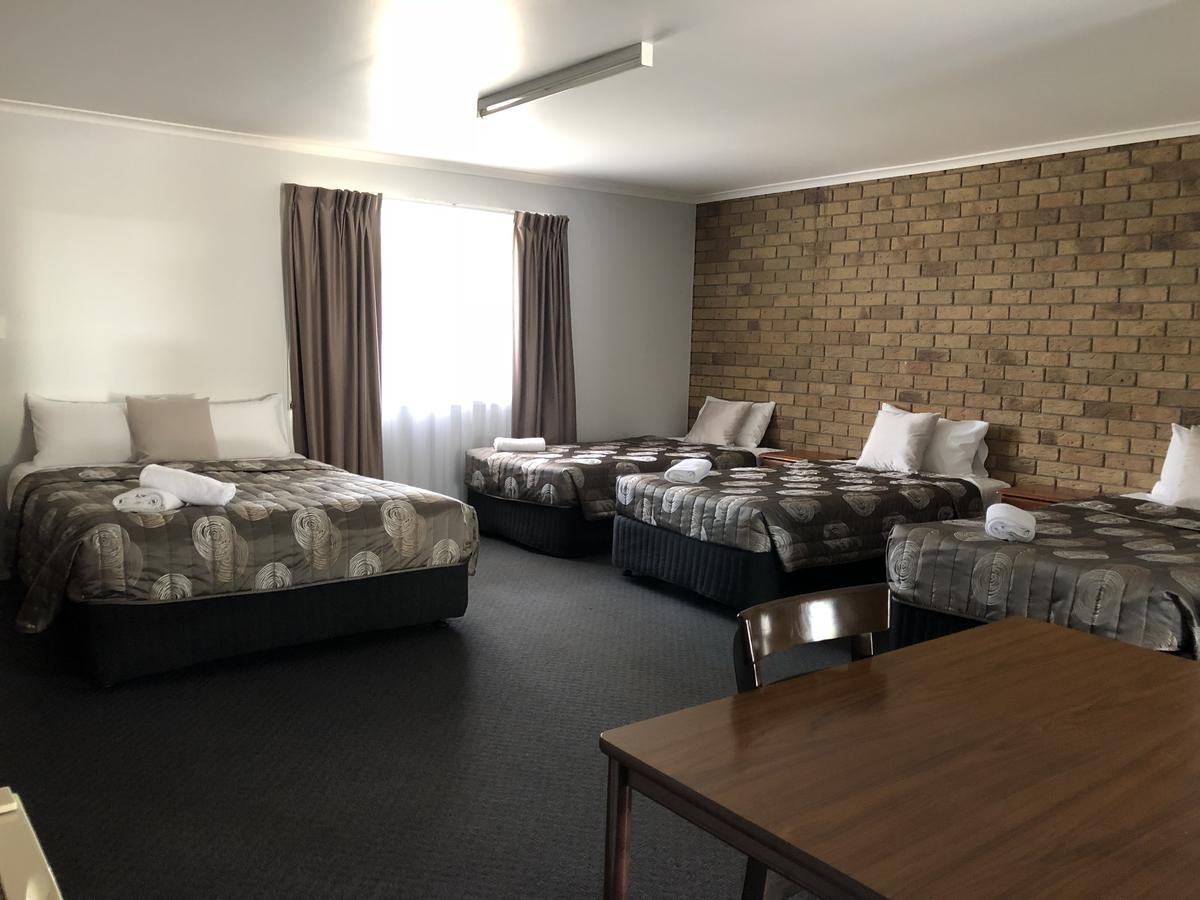 רוקהמפטון True Blue Motor Inn מראה חיצוני תמונה