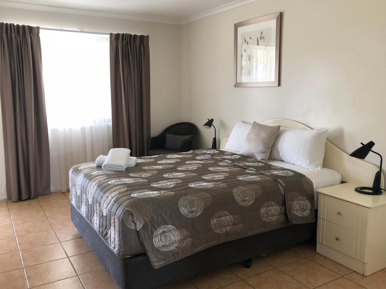 רוקהמפטון True Blue Motor Inn מראה חיצוני תמונה