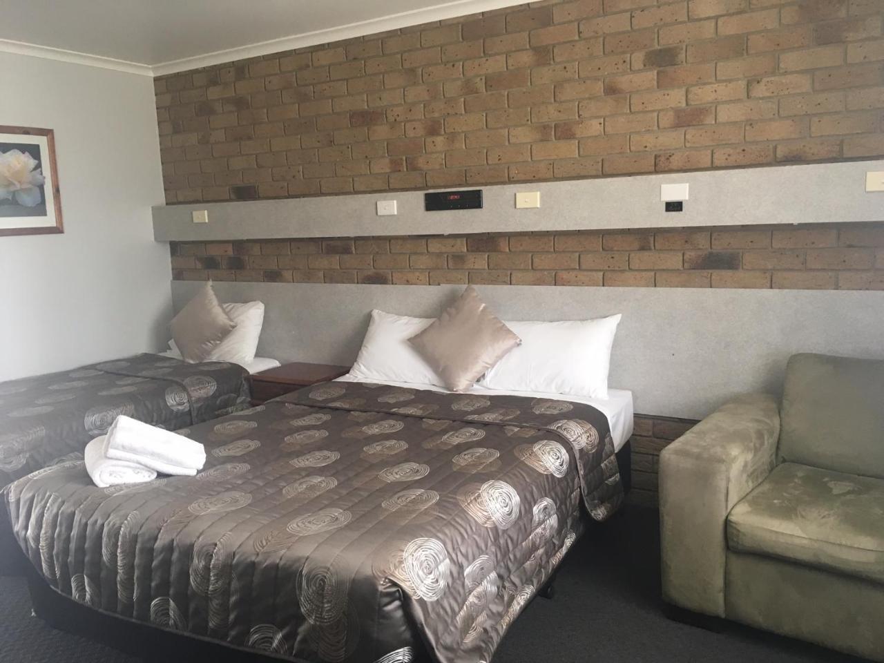 רוקהמפטון True Blue Motor Inn מראה חיצוני תמונה