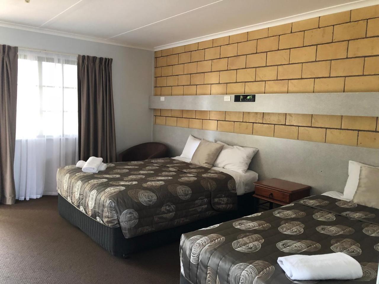 רוקהמפטון True Blue Motor Inn מראה חיצוני תמונה