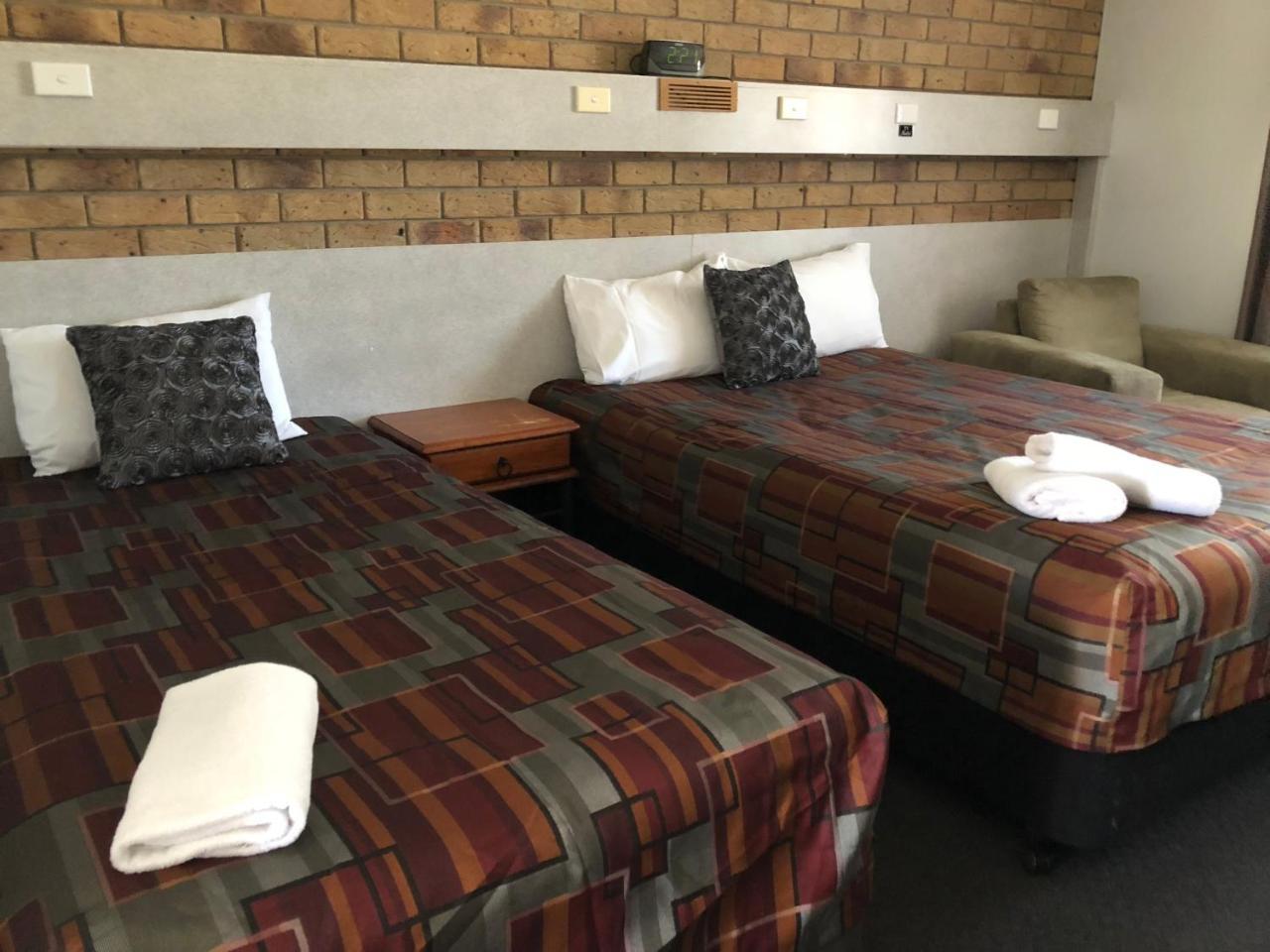 רוקהמפטון True Blue Motor Inn מראה חיצוני תמונה