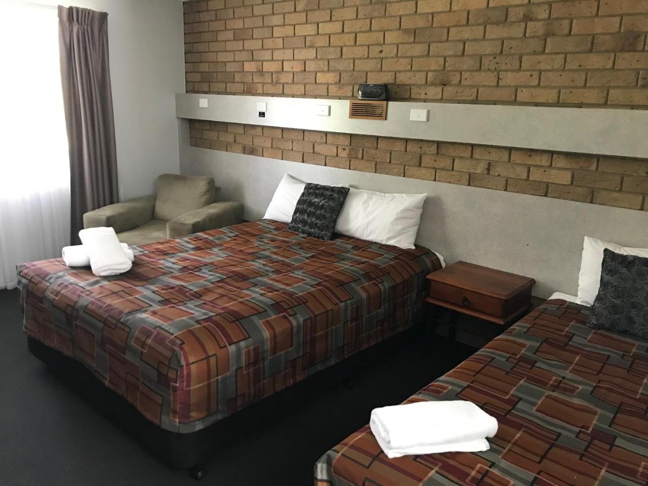 רוקהמפטון True Blue Motor Inn מראה חיצוני תמונה