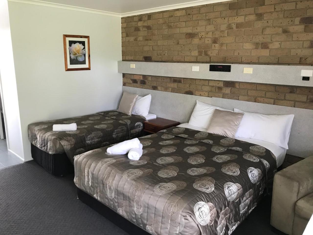 רוקהמפטון True Blue Motor Inn מראה חיצוני תמונה