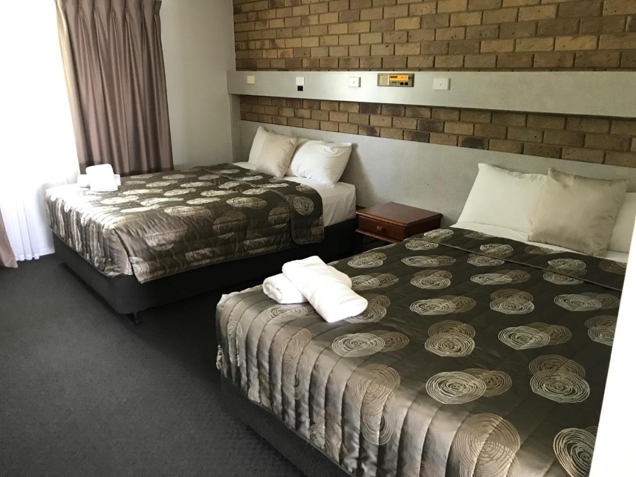 רוקהמפטון True Blue Motor Inn מראה חיצוני תמונה